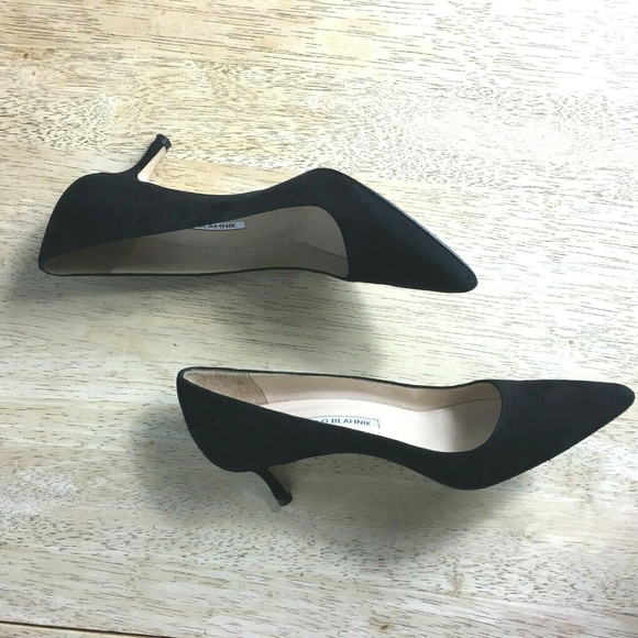Manolo Blahnik Shoes - Manolo Blahnik 6 Black Suede Classic 2" Heel Pumps